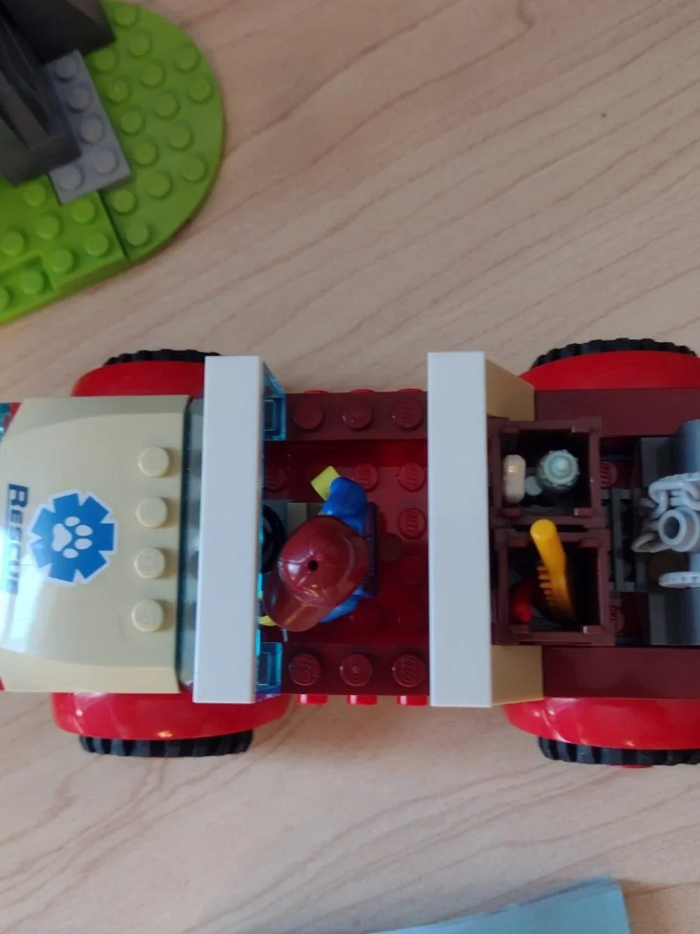 Lego 60301 Wildlife Rescue Off-Roader, like new with all pieces and box - Picture 10 of 15